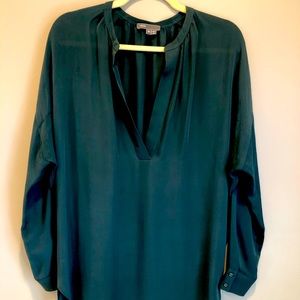 Vince Tunic Blouse in Forest Green